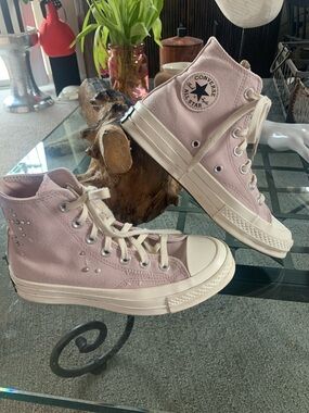 Converse Chuck 70 Pearls & Studs Pink high-tops decorative pearls and studs